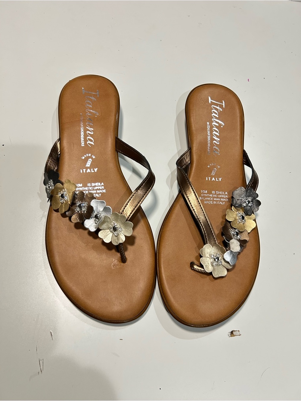 Leather Sandals with Metallic Flowers Made in Italy
